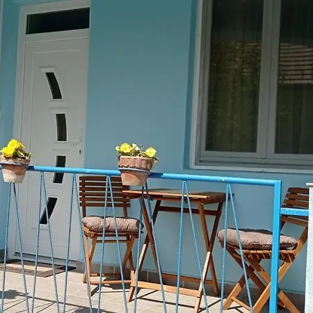 Liliom Appartement *